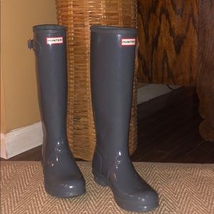 Women’s tall shiny Hunter rain boots